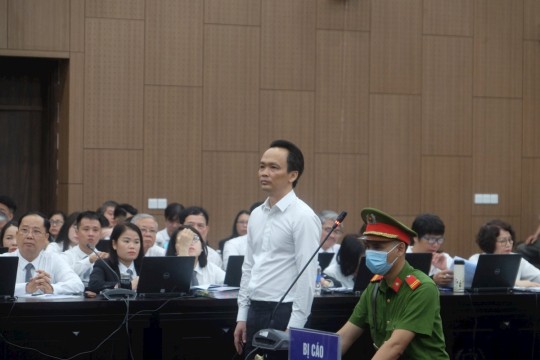 Xét xử cựu chủ tịch FLC Trịnh Văn Quyết: HĐXX cho phép các bị cáo dùng giấy bút