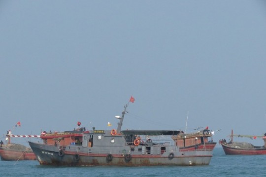 4 tàu cá ở Quảng Bình chìm do giông lốc, nhiều ngư dân mất tích trên biển
