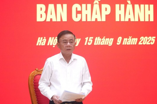 Công bố quyết định của Bộ Chính trị, Ban Bí thư về công tác cán bộ