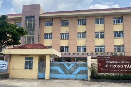 Thanh tra kết luận hiệu trưởng trường THPT có nhiều sai phạm nhưng không bị xử lý?