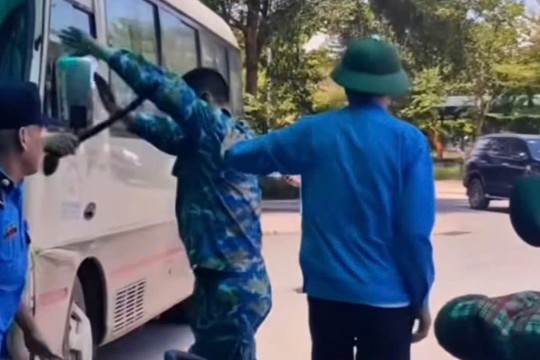 Khởi tố 3 bảo vệ dùng gậy đánh tài xế xe ôm đang đón bệnh nhân ở bệnh viện
