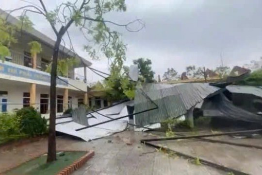 Bão số 10 gây thiệt hại rất nghiêm trọng, khiến 19 người chết, 13 người mất tích