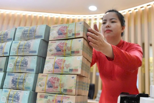 Tín hiệu mới từ việc ngân hàng đồng loạt tăng lãi suất huy động